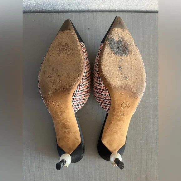 Chanel tweed mules with a pointed cap toe & a heel embellished a pearl 40/ 9.5 - Picture 7 of 12